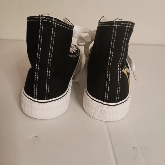 Black Embroidered Crane Bird Nature Scene High Top Sneakers Women’s Size 7 NWT - Picture 10 of 15